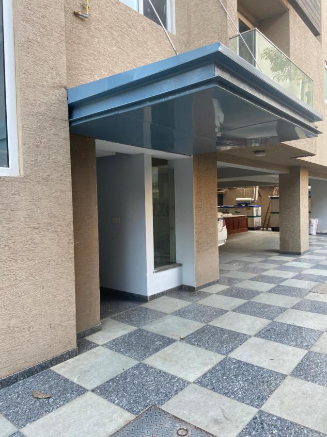 Bed and Breakfast Art House Vasant Vihar Neu-Delhi Exterior foto